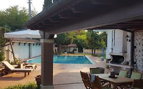 Alle Robinie Bed & Breakfast